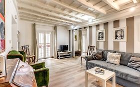 Lovely Spacious Apartment Near The Colosseum